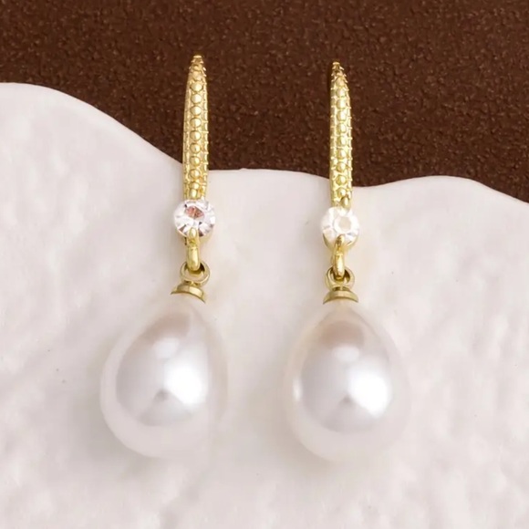 Exquisite 925 Pure Silver and White Pearl Drop Earrings - Picture 1 of 5